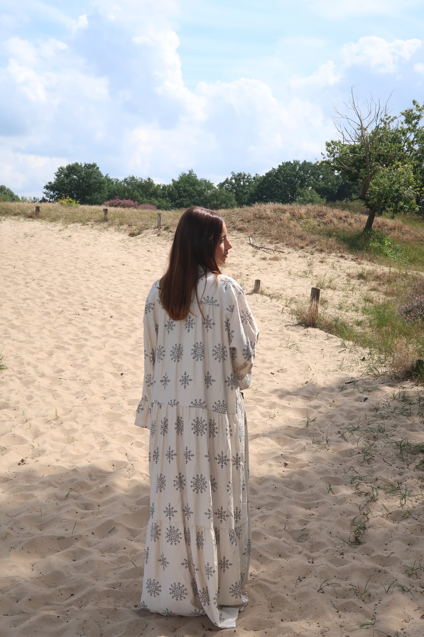 Maxikleid mit Muster weiß