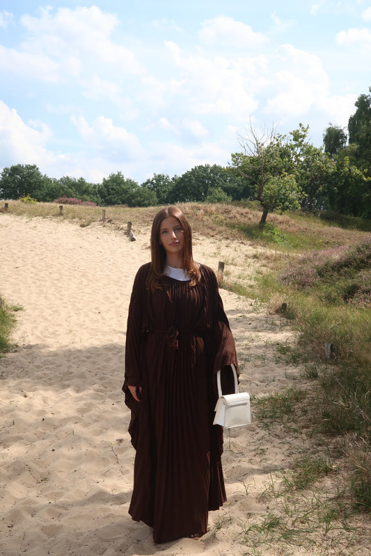 Plissiertes Maxikleid in Braun