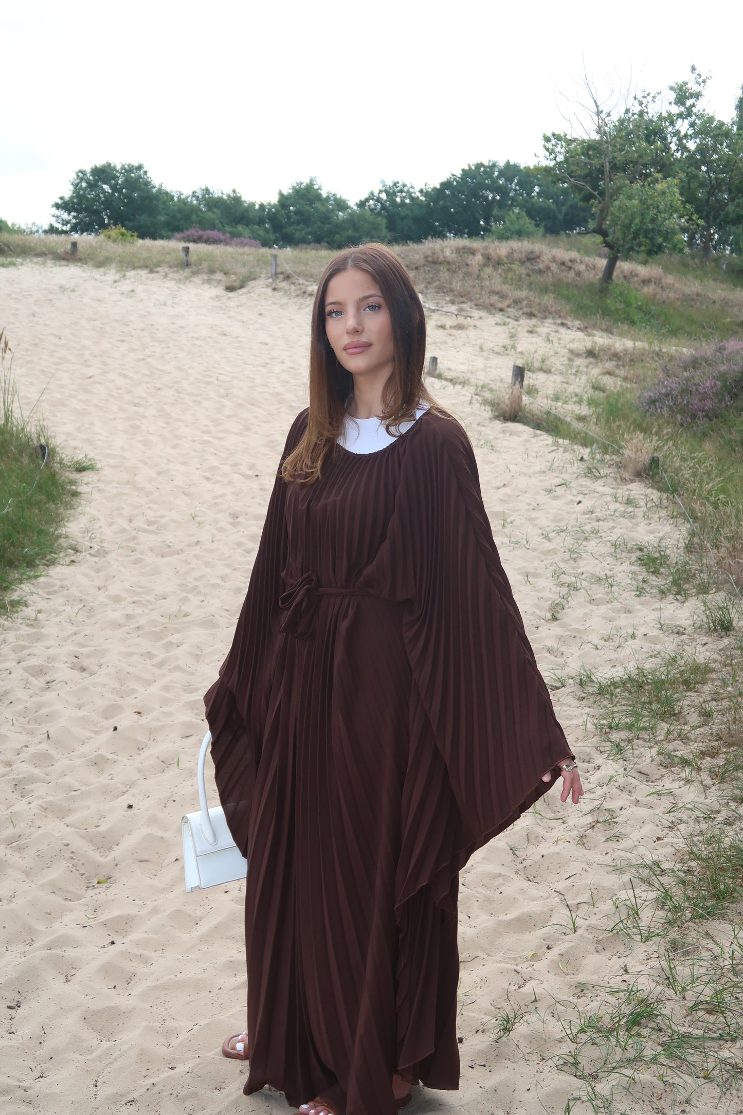 Plissiertes Maxikleid in Braun